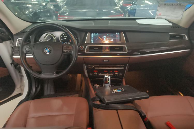 Used BMW 5 Series GT 2015 528i Leading Model