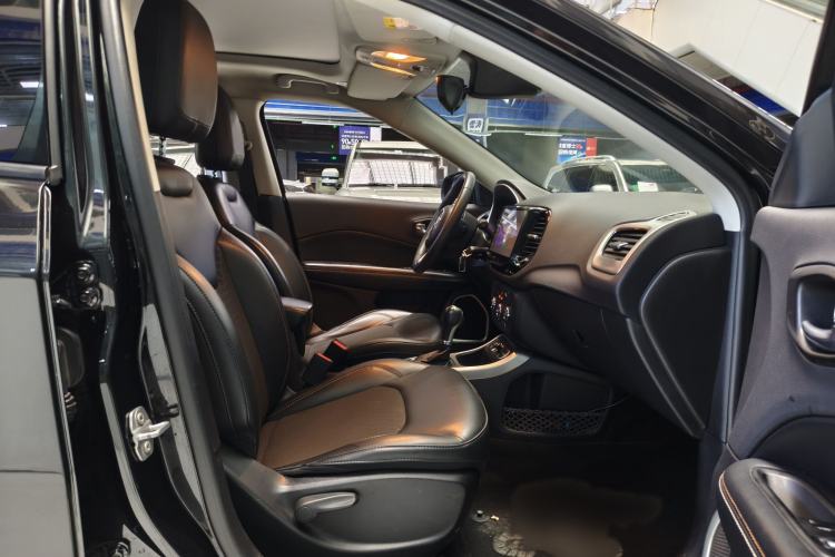 Used Jeep Compass 2017 200T Automatic Enjoyment Version
