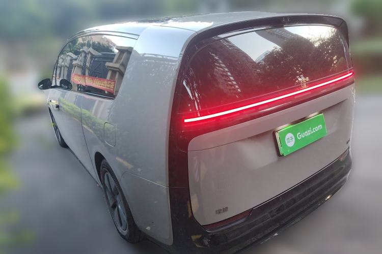 Used Li Auto MEGA 2024 Ultra Model
