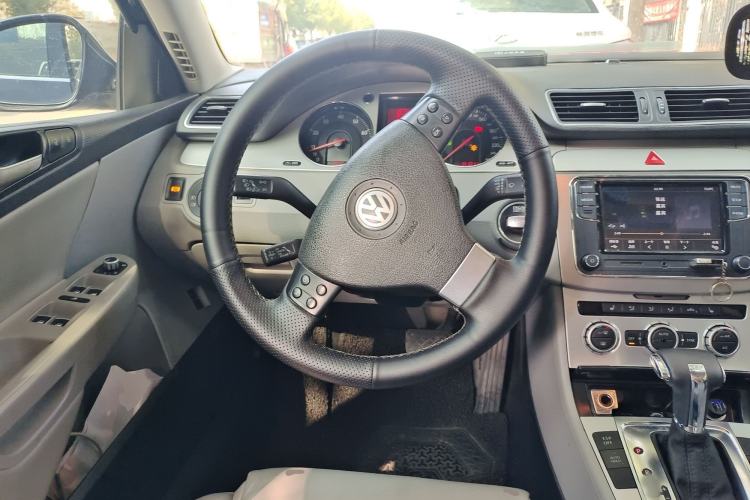 Used Volkswagen Magotan 2011 2.0 TSI DSG Luxury Edition Steering Wheel