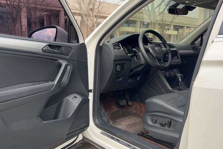 Used Volkswagen Tiguan L 2019 Revised 330TSI Automatic Two-Wheel Drive Smart & Luxury Edition China VI Standard