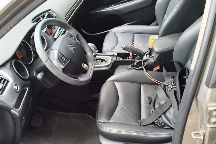Used Citroen C4L 2013 1.8L Automatic Jingzhi Edition Left Front Seat