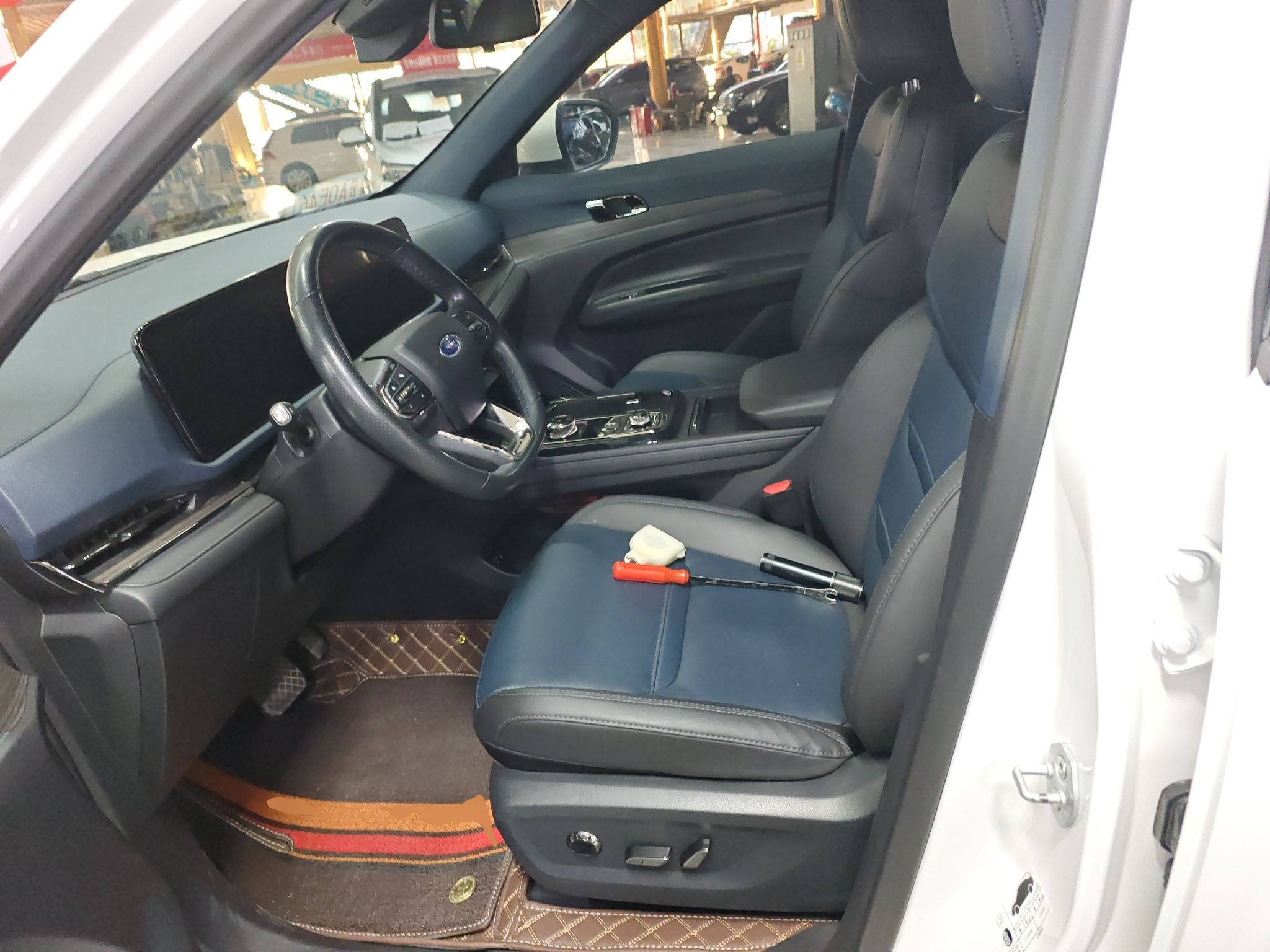 Переднее сиденье в автомобиле