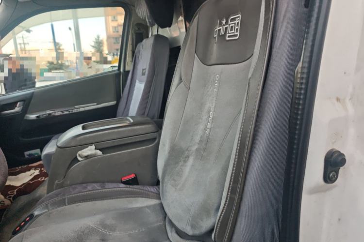 Used Foton Scenic G7 2017 2.0L Long-Wheelbase Commercial Van High Roof 2 Seats 4Q20M
