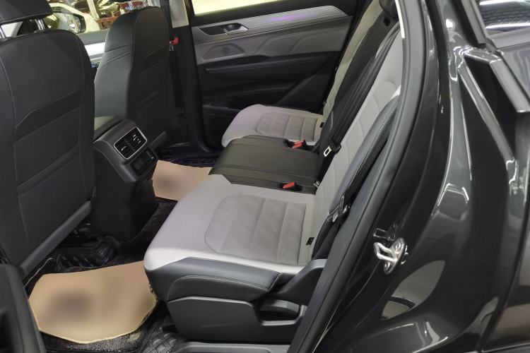 Used Volkswagen Tavendor 2023 330TSI Luxury Touring Edition Left Rear Seat