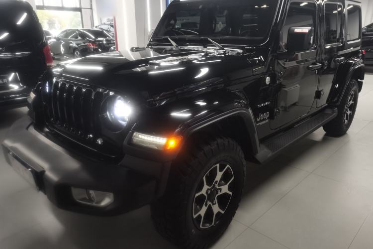 Used Jeep Wrangler 2019 2.0T Sahara Four-Door Version China VI Emission Standard