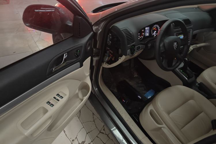 Used Skoda Octavia 2015 Classic Model 1.6L Automatic Yijie Version
