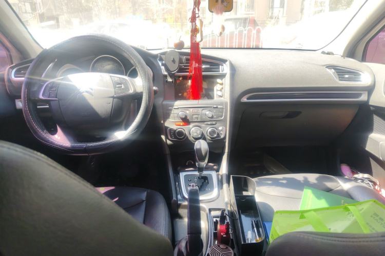 Used Citroen C4L 2015 1.6T Automatic Prestige Edition Center Console