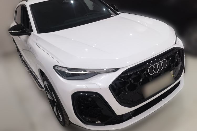 Used Audi Q5L 2026 Model Range: Intelligent Hybrid Premium Edition Front Right 45 Deg