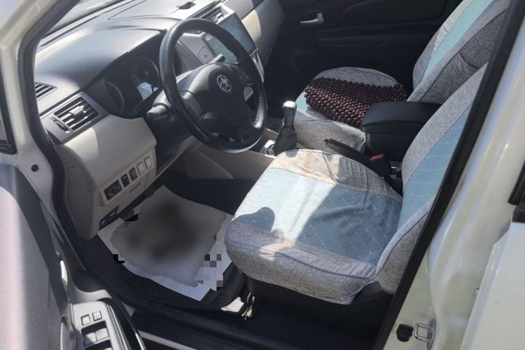 Used Venucia R50 2015 1.6L Manual Fashion Edition