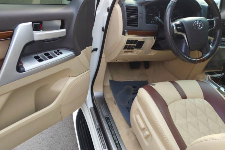 Used Toyota Land Cruiser 
