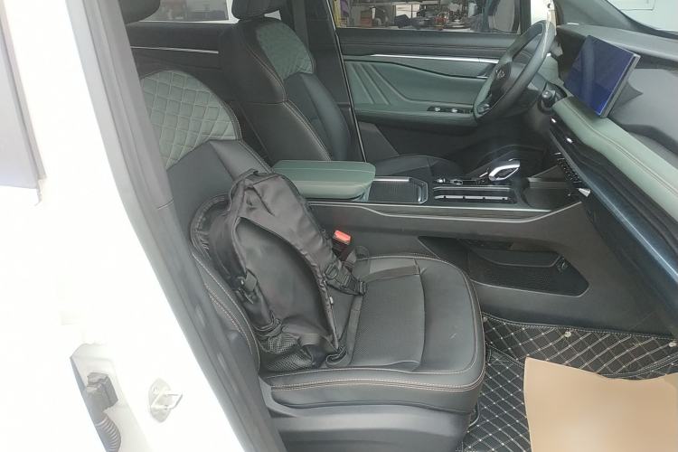 Used Geely Auto Haoyue L 2023 2.0T DCT Prestige Edition
