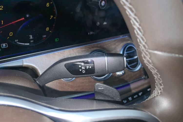 Used Mercedes-Benz E-Class 2019 E 200 L 4MATIC Gear Lever