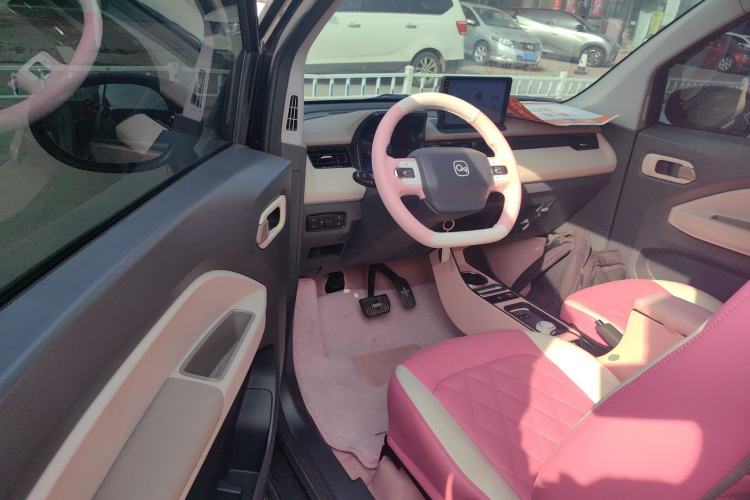 Used Chery QQ Ice Cream 2024 Youth Edition 205km Milkshake Driver Seat