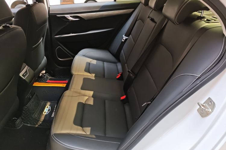 Used Geely Auto Emgrand 2019 Leading Edition 1.5L CVT Upward-Connected Model China VI Standard Left Rear Seat