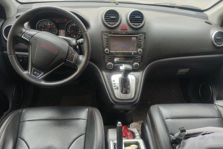 Used Haval H6 2013 Upgraded Model 2.4L Automatic Two-Wheel Drive Elite Version
