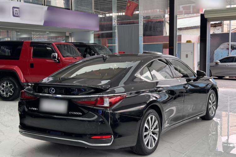 Used Lexus ES 2018 300h Premier Edition China V Standard Exterior 7