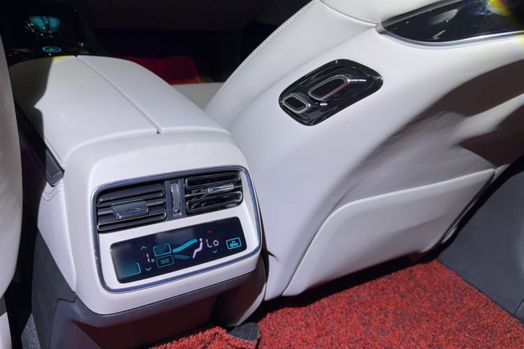 Used BYD Han 2025 DM-i Intelligent Driving Edition 125KM LiDAR Flagship Model Interior 7