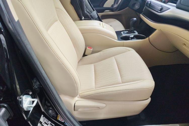 Used Toyota Highlander 2018 2.0T Four-Wheel Drive Elite Edition 7 Seats China V Standard Right Front Seat