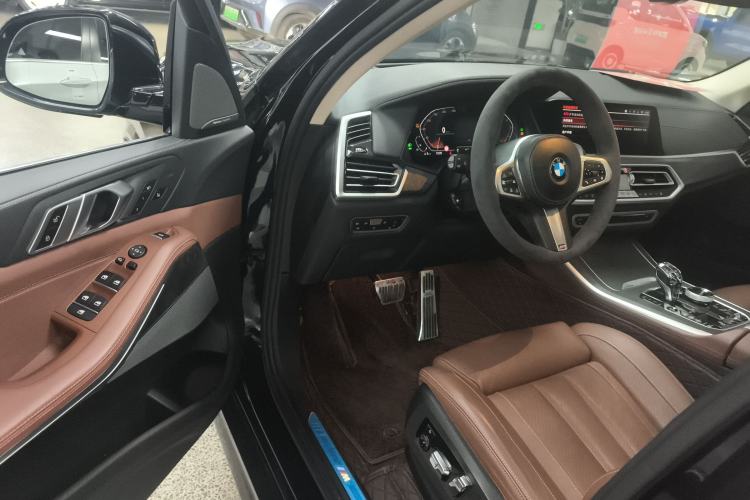 Used BMW X5 2021 xDrive40i Luxury Model with M Sport Package
