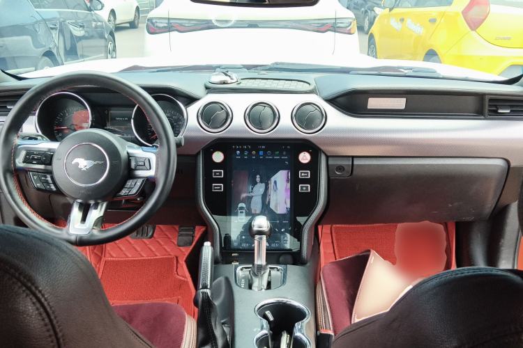 Used Ford Mustang  Center Console