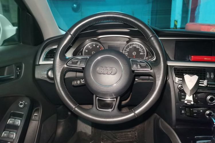 Used Audi A4L 2013 35 TFSI Automatic Standard Model
