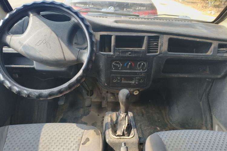 Used Wuling Zhiguang 2015 1.2L Practical LS-I Model
