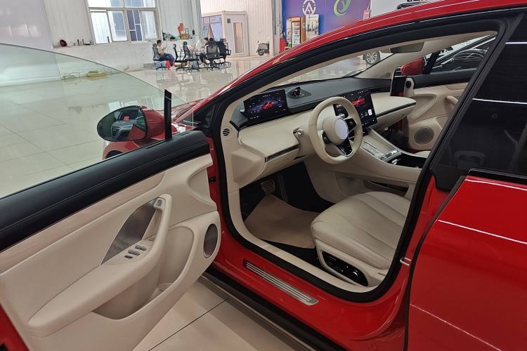 Used Hima Luxeed S7 2025 785 km Ultra