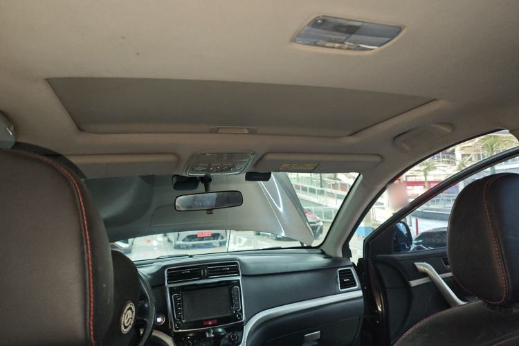 Used Haval H6 2015 Sport Edition 1.5T Automatic Two-Wheel Drive Luxury Model Headliner