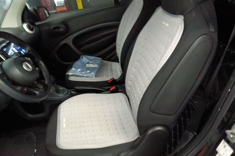 Used smart fortwo 2015 1.0L 52 kW hardtop Dynamic version Left Rear Seat