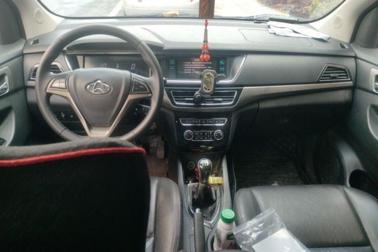 Used CHANGAN KAICHENG Oushang A600 2016 1.5L Manual Luxury 7-Seater Center Console