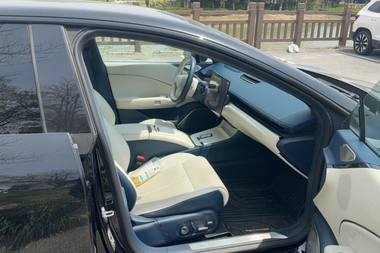 Used Zeekr 007 2024 Four-Wheel Drive Version 75 kWh Interior 3