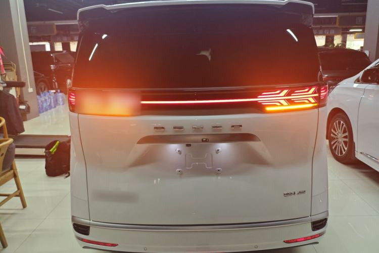 Used Denza D9 2022 DM-i 970 Four-Wheel Drive Flagship Model