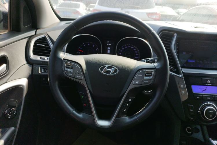 Used Hyundai Santa Fe 2013 2.4L Automatic Two-Wheel Drive Smart Version