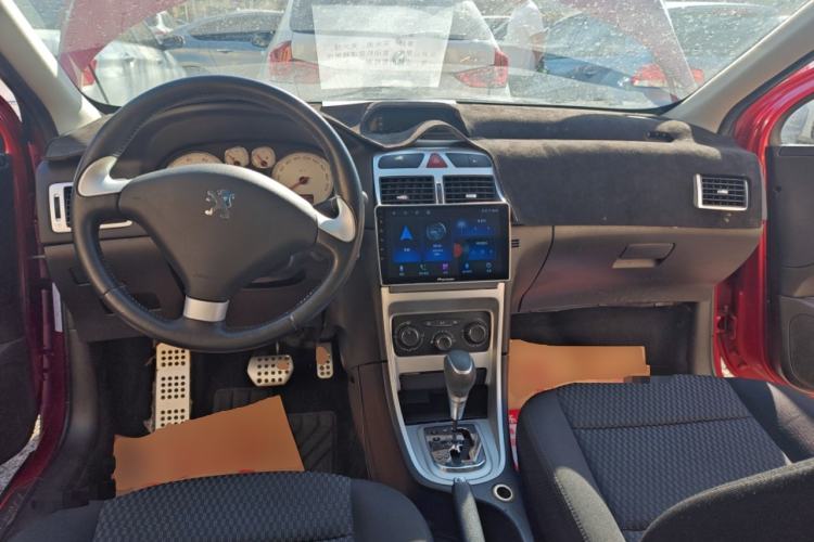 Used Peugeot 307 2013 1.6L Automatic CROSS Center Console