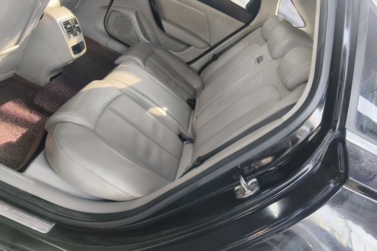 Used Zotye Z700 2016 1.8T DCT Elegant Version Left Rear Seat