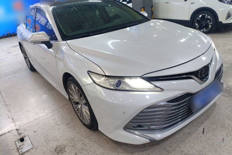Used Toyota Camry 2018 2.5G Luxury Edition Front Right 45 Deg