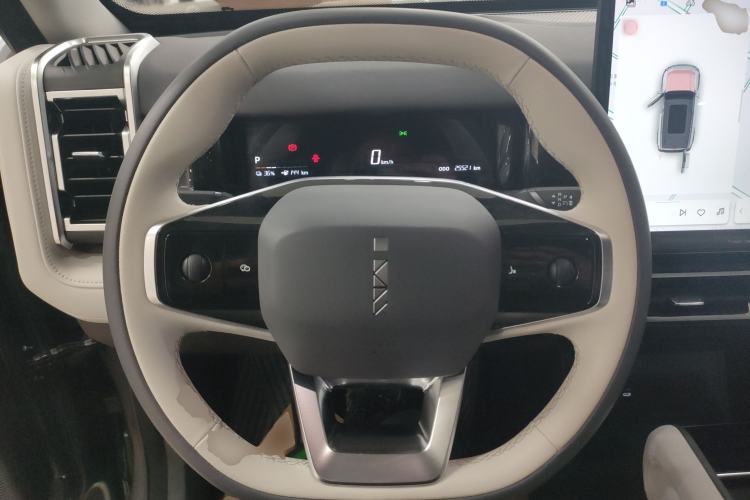 Used iCAR 03 2024 401km Two-Wheel Drive Standard Advanced Version Steering Wheel