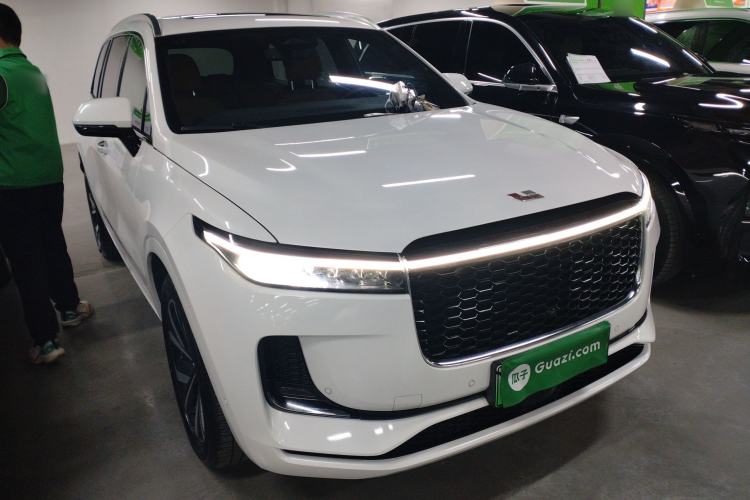 Used Li Auto ONE 2021 Extended-Range 6-Seater Version Front Right 45 Deg