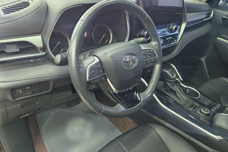 Used Toyota Highlander 2022 Dual-Engine 2.5L Four-Wheel Drive Prestige Version 7 Seats Interior 3