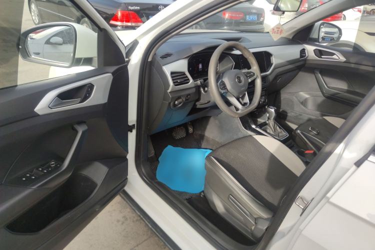 Used Volkswagen Tacqua 2021 200TSI DSG JoyConnect Edition Driver Seat