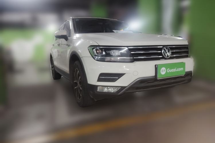 Used Volkswagen Tiguan L 2018 330TSI Automatic Two-Wheel Drive Luxury Edition Front Right 45 Deg