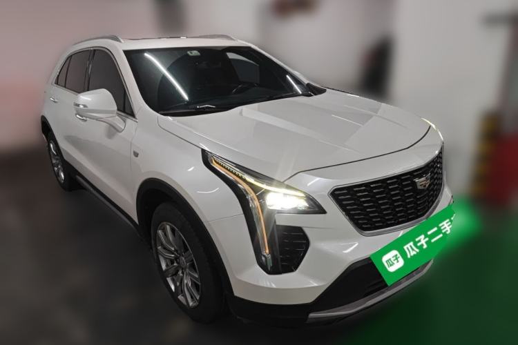 Used Cadillac XT4 2018 28T Two-Wheel Drive Leading Version Front Right 45 Deg