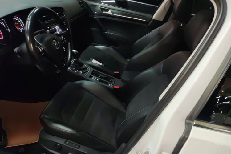 Used Volkswagen Golf 2018 230TSI Automatic Luxury Version
