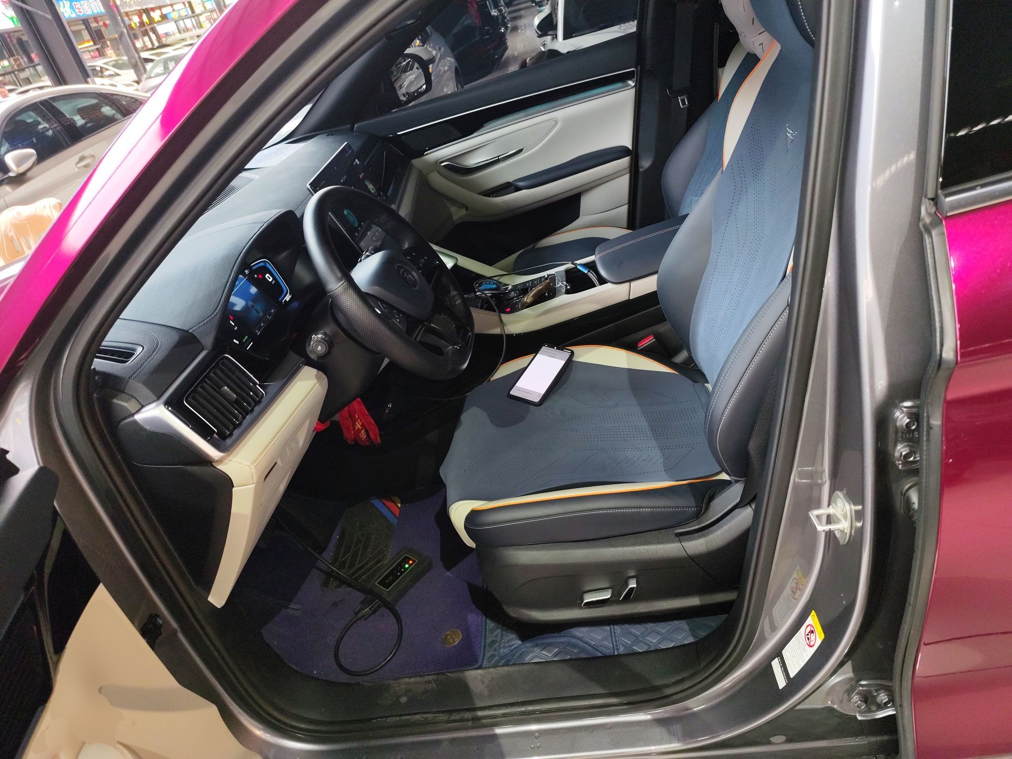 المقاعد الأمامية داخل السيارة