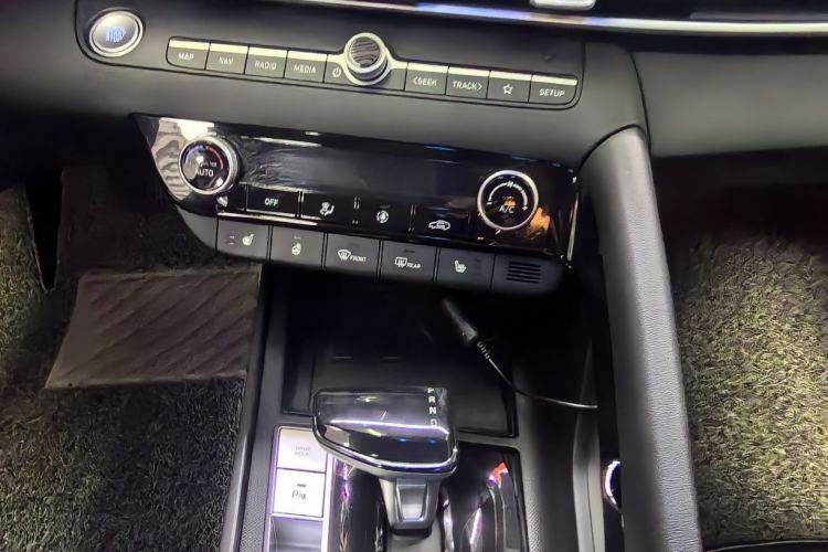 Used Hyundai Elantra 2023 1.5L CVT LUX Prestige Edition
