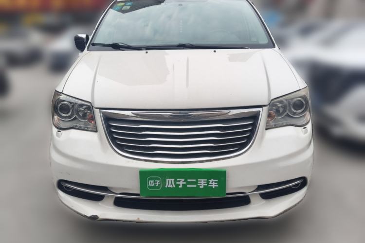 Used Chrysler Grand Voyager 2013 3.6L Luxury Edition Front