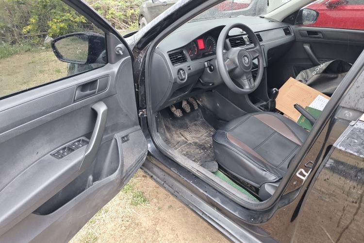 Used Volkswagen Santana 2015 1.6L Manual Fashion Edition