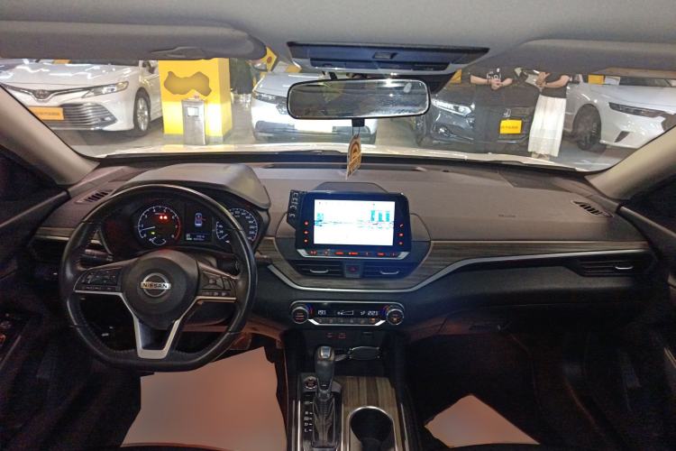 Used Nissan Teana 2021 2.0L XL Comfort Edition Center Console