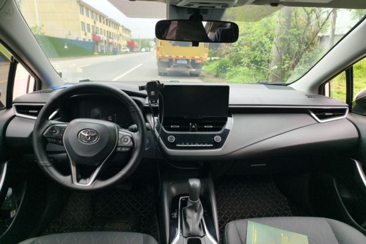 Used Toyota Corolla 2023 1.8L Smart Electric Hybrid Dual-Motor Elite Edition Center Console